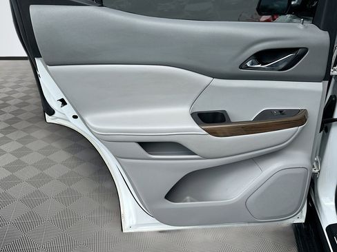 Used 2018 GMC Acadia SLE w/ Driver Alert Package I image 26