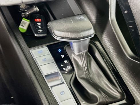 Used 2025 Hyundai Elantra Limited FWD image 25