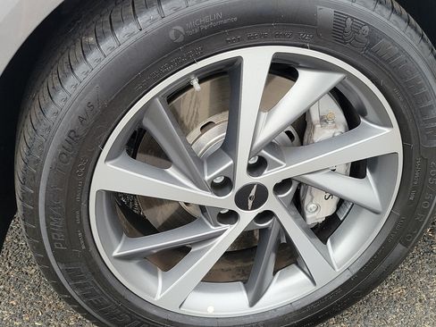 Certified 2026 Genesis GV80 2.5T Select AWD/4WD image 9