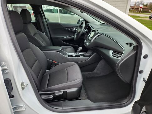 Used 2023 Chevrolet Malibu LT FWD image 10