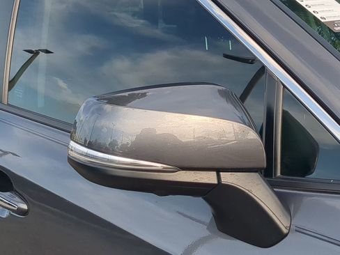 Used 2022 Toyota RAV4 Limited image 12