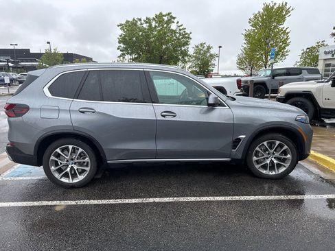 Used 2026 BMW X5 xDrive50e w/ Premium Package AWD/4WD image 2