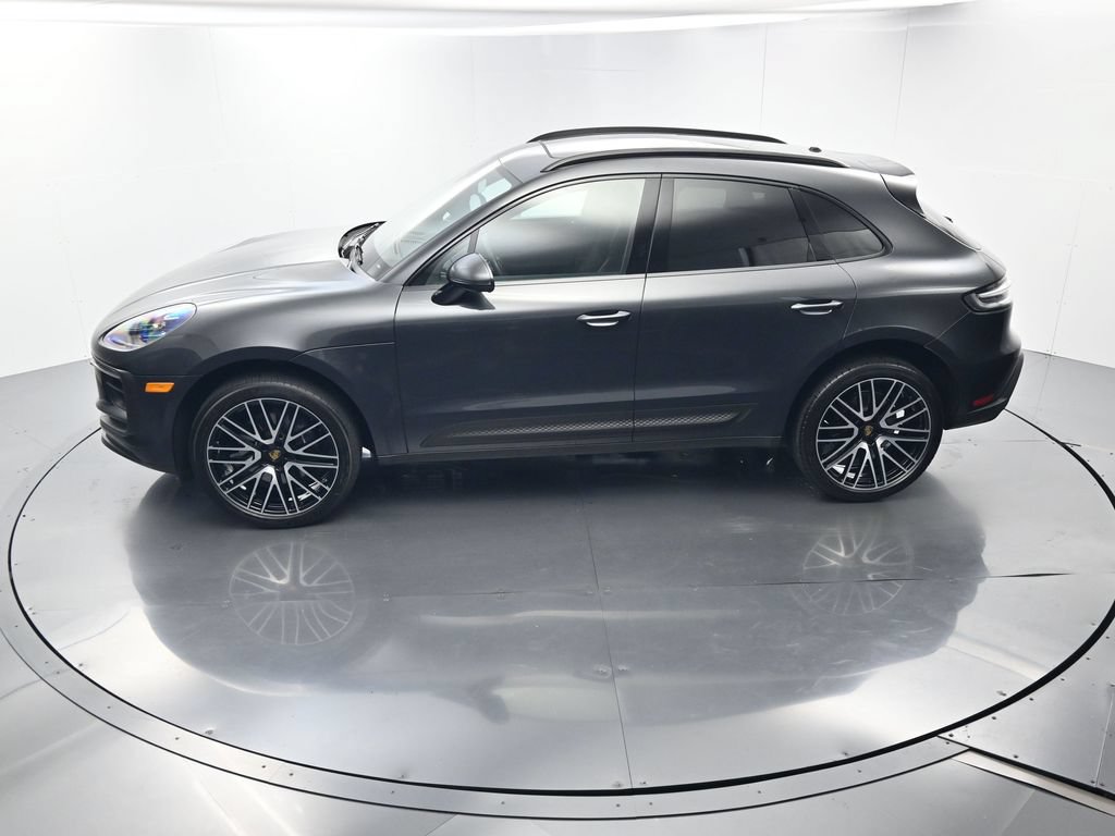 Certified 2026 Porsche Macan AWD/4WD image 35