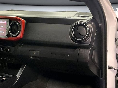 Used 2020 Toyota Tacoma TRD Off-Road image 24
