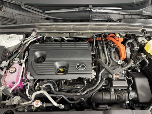 Used 2025 Lexus RX 450h AWD w/ Luxury Package image 6