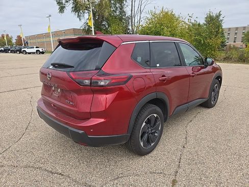 Used 2024 Nissan Rogue SV image 7