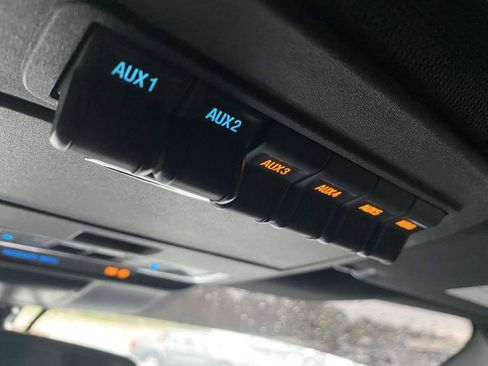 Used 2024 Ford F250 Platinum image 38