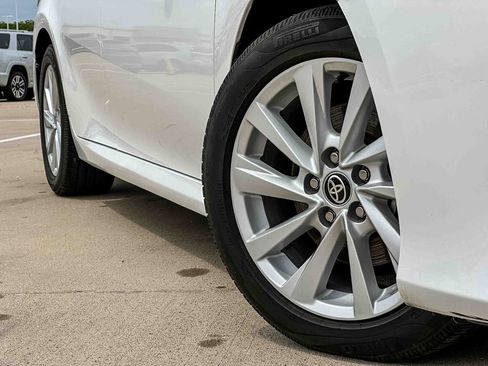 Used 2022 Toyota Camry LE FWD image 9