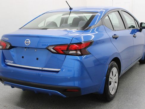Used 2021 Nissan Versa S w/ Trunk Package image 5