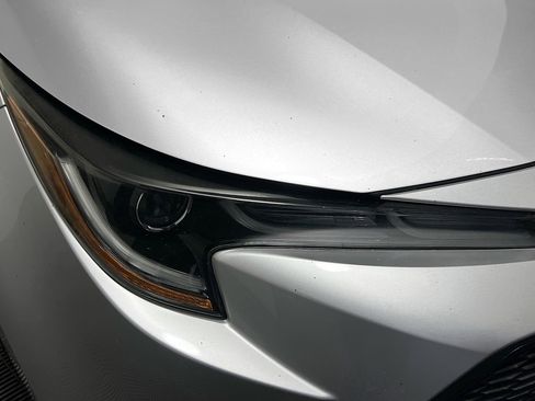 Used 2021 Toyota Corolla LE image 10