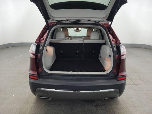 Used 2019 Jeep Cherokee Limited AWD/4WD image 29