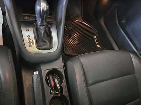 Used 2013 Volkswagen Jetta TDI FWD image 17
