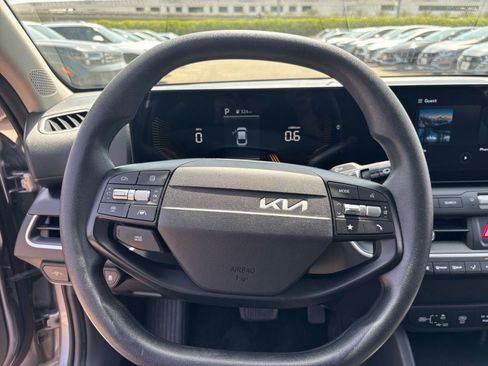 Used 2025 Kia K4 FWD image 27