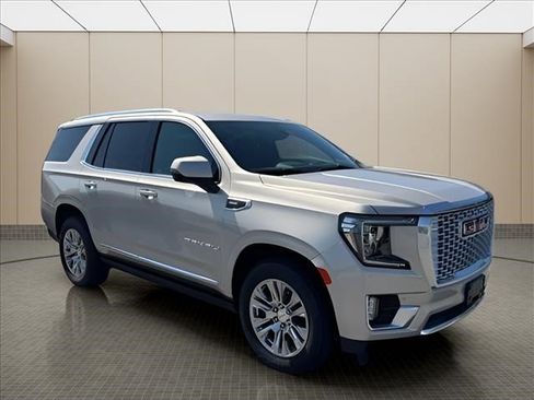 Used 2022 GMC Yukon Denali AWD/4WD image 2