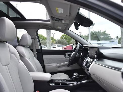 Used 2023 Kia Sorento SX AWD/4WD image 28