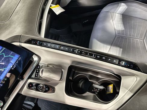 Used 2021 Chevrolet Corvette Stingray Preferred Conv w/ 2LT image 25