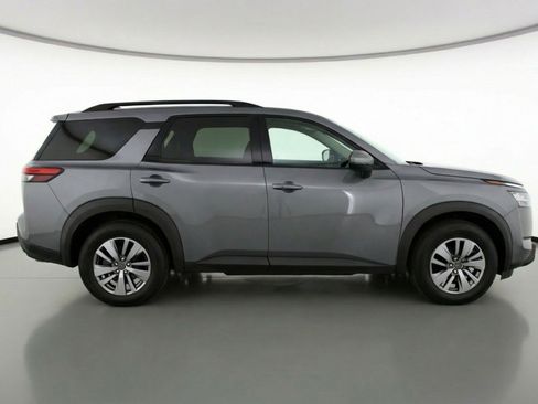 Used 2025 Nissan Pathfinder SV FWD image 11