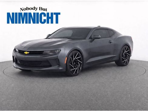 Used 2018 Chevrolet Camaro LT RWD image 1