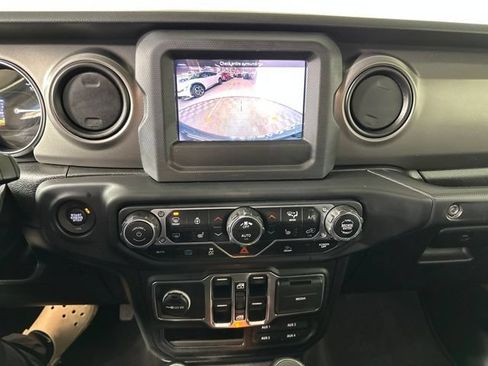 Used 2023 Jeep Wrangler Unlimited w/ Cold Weather Group AWD/4WD image 21