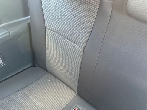 Used 2023 Toyota Highlander LE AWD/4WD image 7