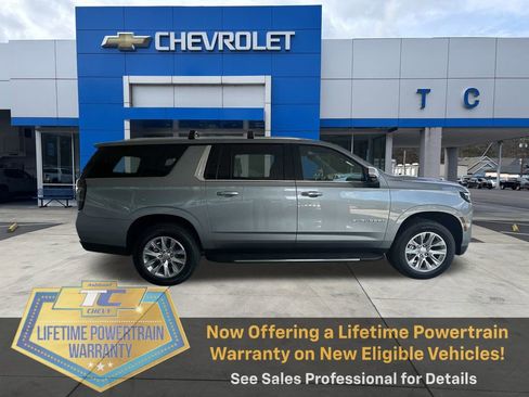 New 2025 Chevrolet Suburban Premier image 9