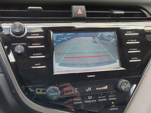 Used 2020 Toyota Camry SE AWD/4WD image 16