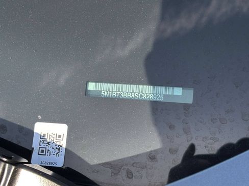Used 2025 Nissan Rogue SV AWD/4WD image 31