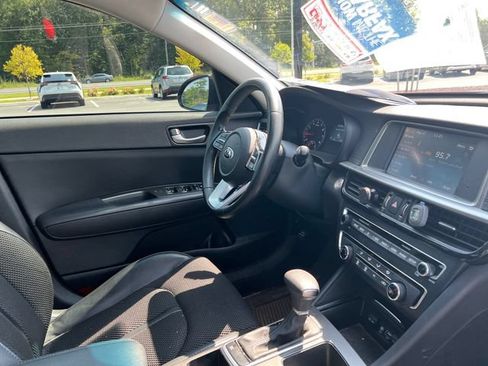Used 2020 Kia Optima S FWD image 28