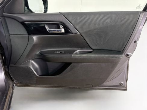 Used 2017 Honda Accord LX image 30