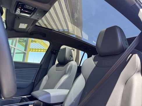 Used 2024 Volkswagen ID.4 S image 24