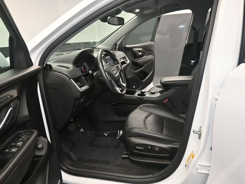 Used 2022 GMC Terrain SLT w/ Infotainment Package II FWD image 13