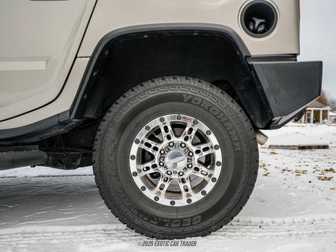 Used 2003 HUMMER H2 w/ Preferred Equipment Group image 5