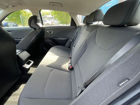Used 2025 Kia K4 LXS image 24