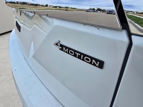 Used 2025 Volkswagen Atlas SE image 29