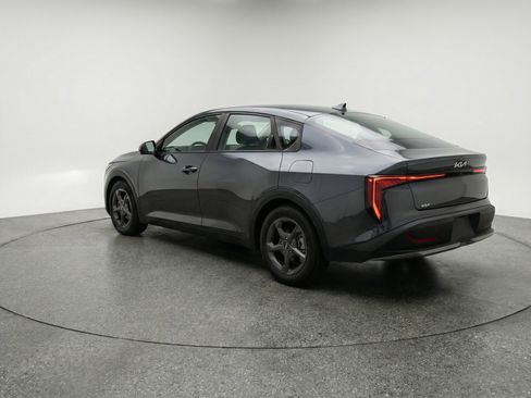 Used 2025 Kia K4 LXS FWD image 6