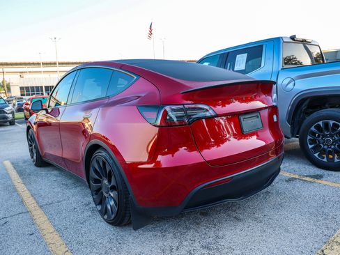 Used 2024 Tesla Model Y Performance AWD/4WD image 11