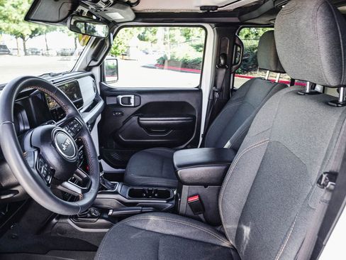 Used 2024 Jeep Wrangler Sport S image 21