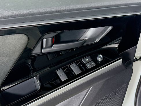 Used 2024 Subaru Solterra Premium image 24