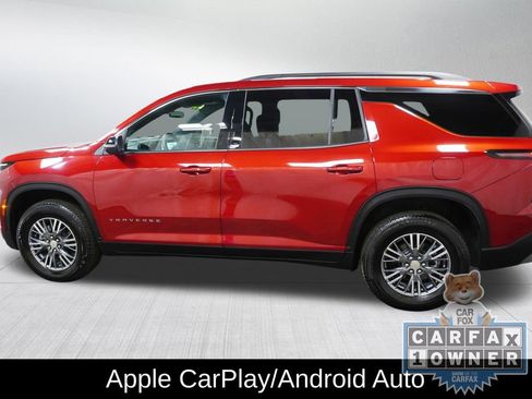 Used 2025 Chevrolet Traverse LT FWD image 11