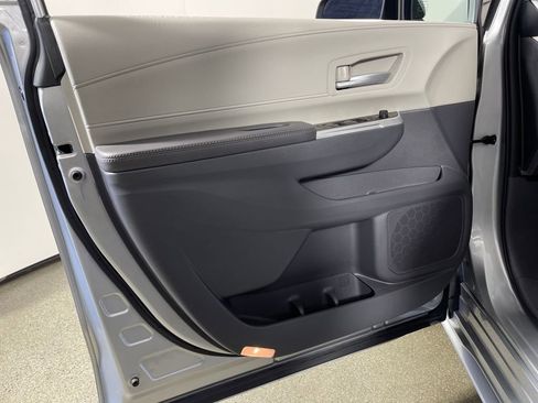 Certified 2023 Toyota Sienna XLE image 17