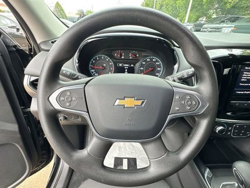 Used 2021 Chevrolet Traverse LS AWD/4WD image 12