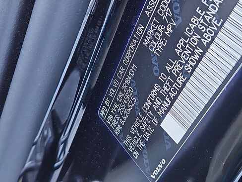 Used 2024 Volvo XC60 B5 Plus w/ Protection Package Premier image 7