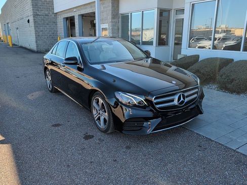 Used 2017 Mercedes-Benz E 300 image 1