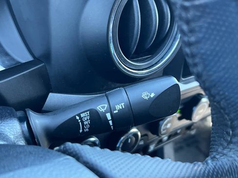 Used 2019 Toyota Tacoma TRD Off-Road w/ Technology Package image 16