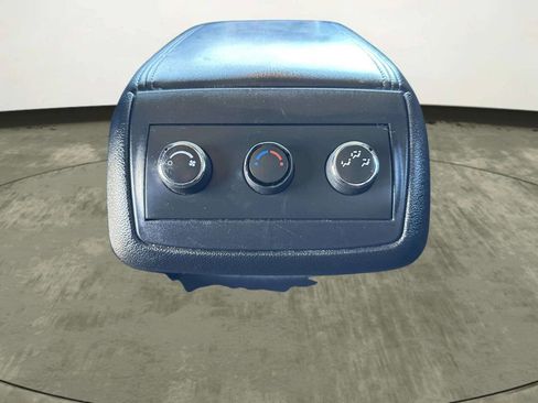 Used 2013 GMC Acadia SLE image 35