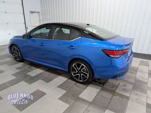 Used 2025 Nissan Sentra SR FWD image 2