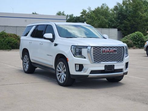 Used 2024 GMC Yukon Denali AWD/4WD image 3