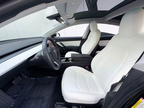 Used 2019 Tesla Model 3 Standard Range Plus image 17