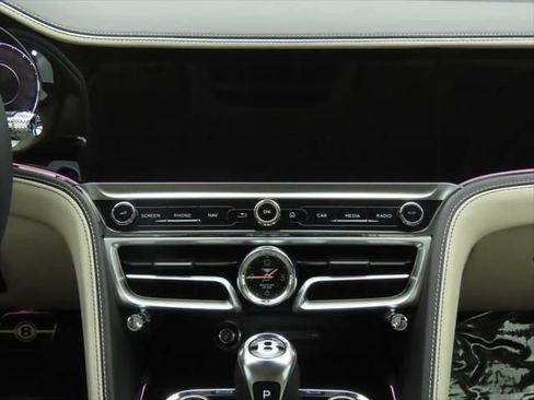 New 2025 Bentley Flying Spur Plug-In Hybrid image 14