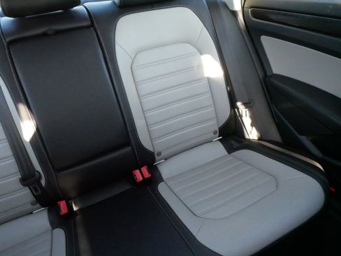 Used 2015 Volkswagen Passat 1.8T Sport image 14